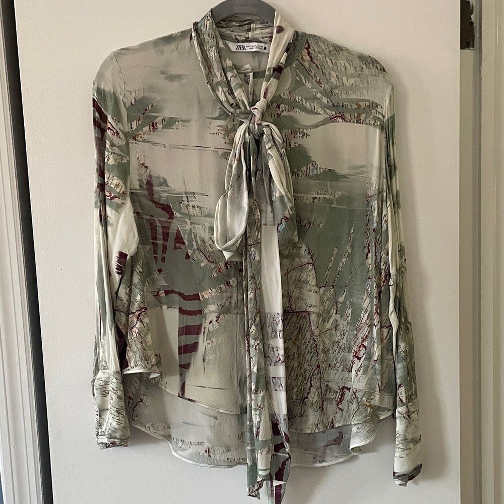 NWOT Zara Women's Artistic Green and Burgundy Blouse
